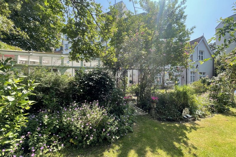 2a Preston Park Avenue